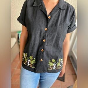🐼Vintage Jane Ashley Panda 🐼 Bear embroidered button down blouse.🐼